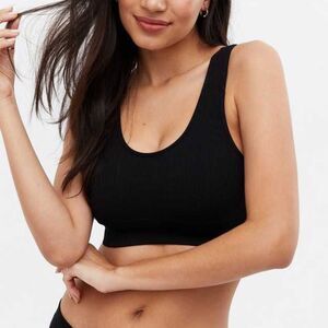 NWT American Eagle Seamless Basics Black Ribbed Scoop Neck Crop Bra Tank Top M